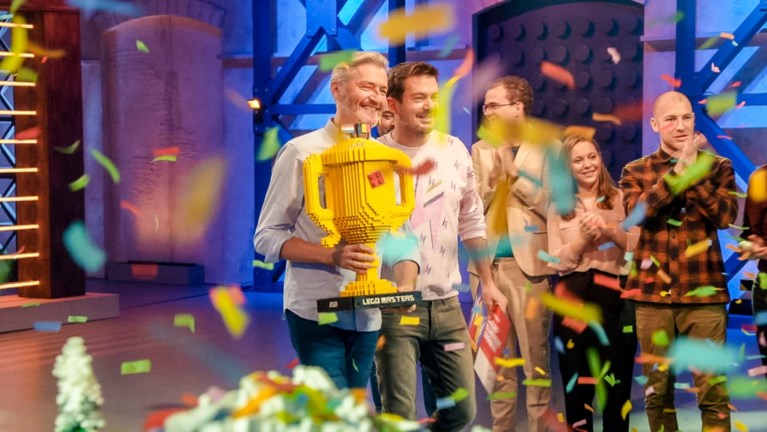 Roy en Thomas kronen zich met groot overwicht tot ‘LEGO Masters’ van 2021 en rijven 25.000 euro binnen
