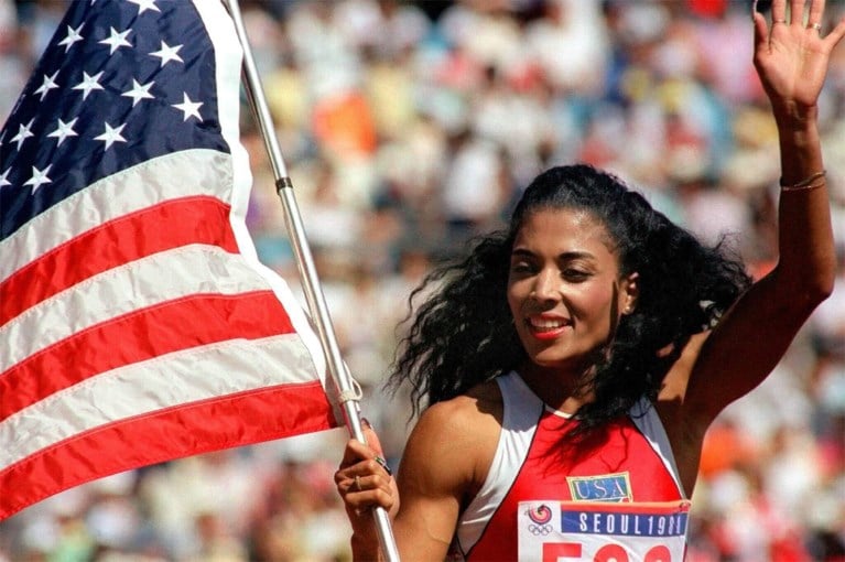 Flamboyante Amerikaanse sprintster doet alarmbellen afgaan met fantastische tijden op 100 meter: “Ik wil geschiedenis schrijven”