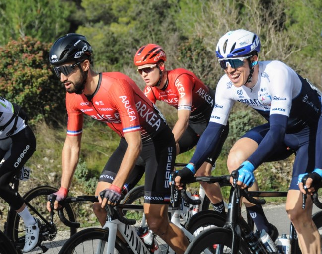 Nacer Bouhanni twee maanden geschorst voor “gevaarlijk gedrag” in volle massasprint: “Ik heb het moeilijk gehad”
