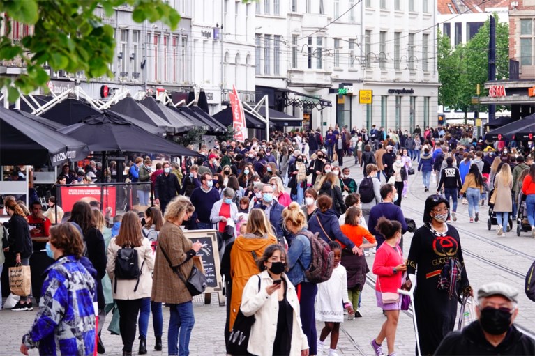 ‘Code rood’ in centrum Gent: drukste dag sinds het uitbreken van de coronacrisis