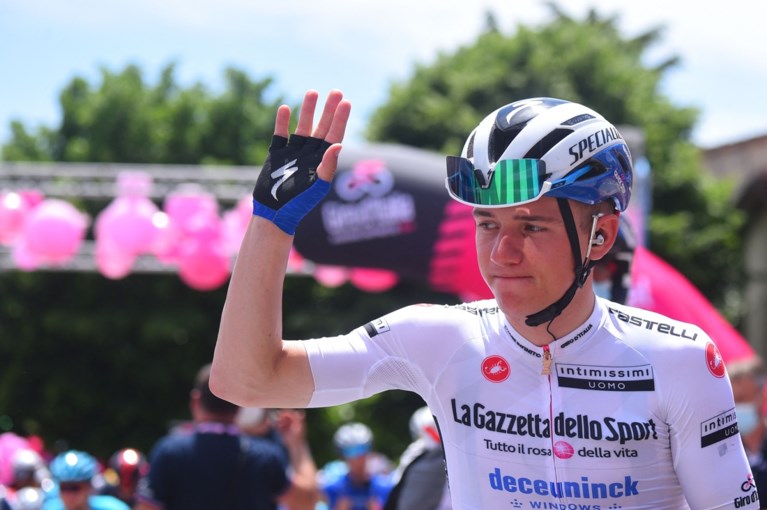 Remco Evenepoel rijdt in de witte trui: “Dat ik het roze niet heb, daar heb ik me niet druk in gemaakt”
