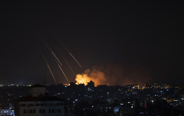“Communicatiefout” over grondoorlog, luchtaanvallen gaan door in Gaza: Israël valt tunnelsysteem van Hamas aan