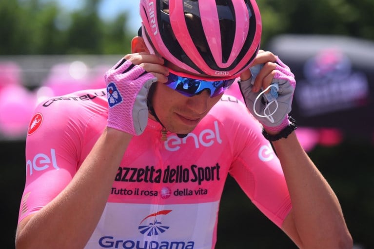 Remco Evenepoel rijdt in de witte trui: “Dat ik het roze niet heb, daar heb ik me niet druk in gemaakt”