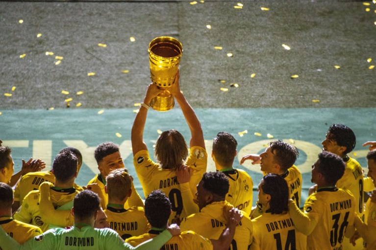 Erling Haaland maakt tegenstander belachelijk in Duitse bekerfinale, Dortmund wint ruim van Leipzig