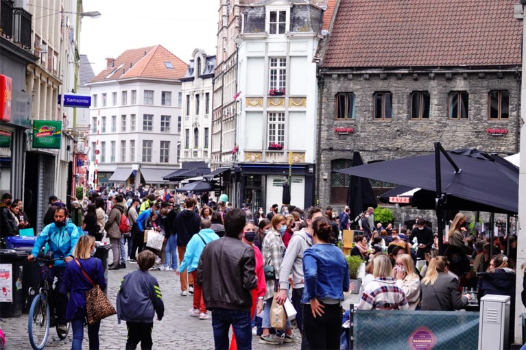 ‘Code rood’ in centrum Gent: drukste dag sinds het uitbreken van de coronacrisis