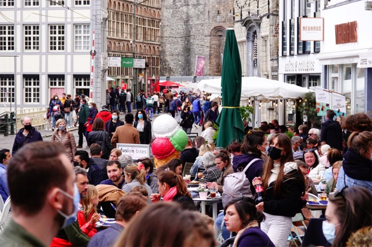 ‘Code rood’ in centrum Gent: drukste dag sinds het uitbreken van de coronacrisis