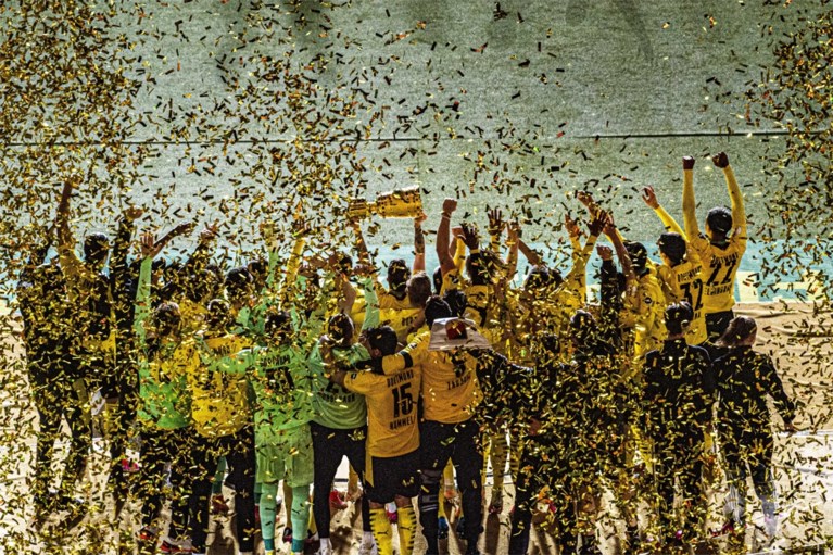 Erling Haaland maakt tegenstander belachelijk in Duitse bekerfinale, Dortmund wint ruim van Leipzig