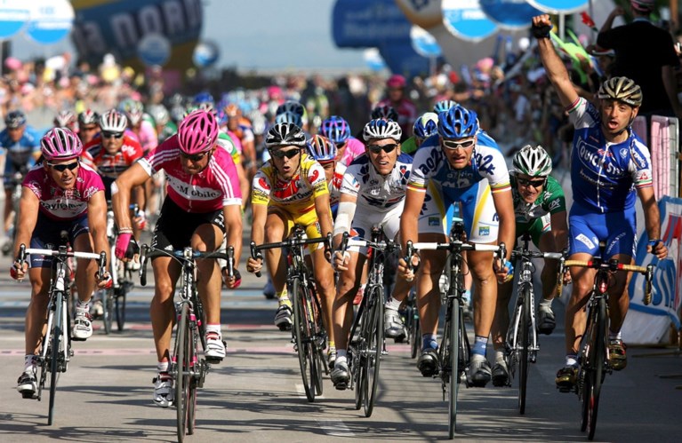 GIRO 2021. Etappe 7 (Etappe Notaresco - Termoli). Langs de Adriatische kust, met “trapje” in finale