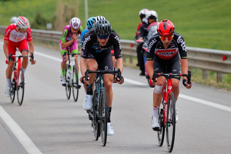 UITSLAG ETAPPE 8 GIRO. Victor Campenaerts toont zich maar moet ritzege aan Victor Lafay laten, Remco Evenepoel pakt nog geen roze