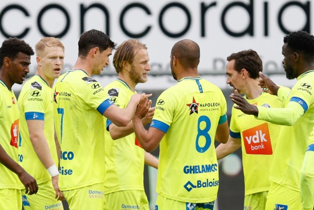 AA Gent walst over tien man van KV Oostende en wordt tweede in Europe play-offs