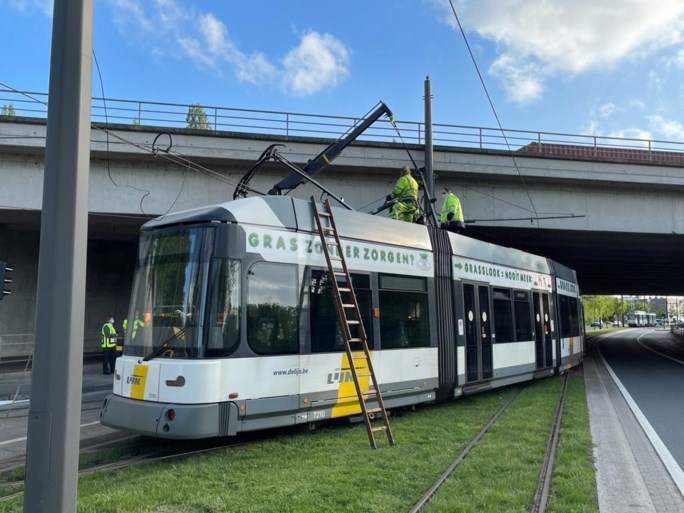 Breuk in bovenleiding Ruggeveldlaan legt tramverkeer op lijn 8 plat