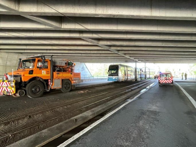 Breuk in bovenleiding Ruggeveldlaan legt tramverkeer op lijn 8 plat