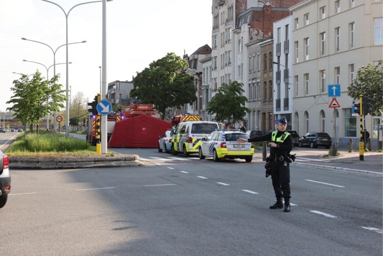 Man ernstig gewond na aanrijding op Binnensingel