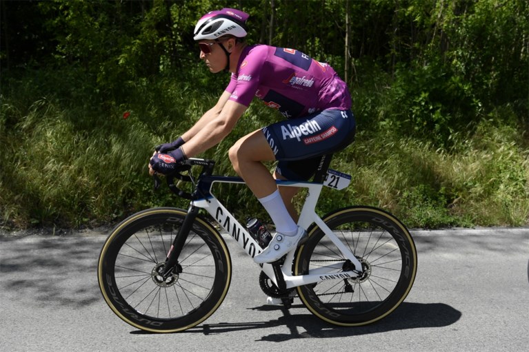 Tim Merlier sukkelt met zijn gezondheid en volgt voorbeeld van Caleb Ewan: sprinter van Alpecin-Fenix verlaat de Giro