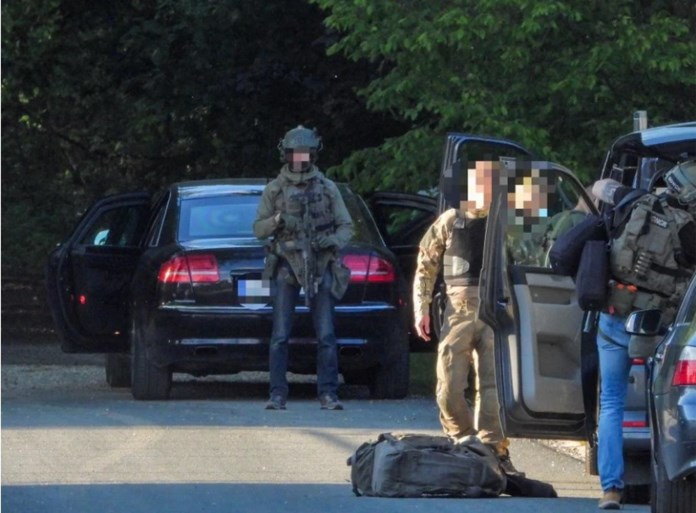 Klopjacht op militair: schoten gehoord in natuurpark, 90 militairen toegekomen en besmeurde kledij gevonden
