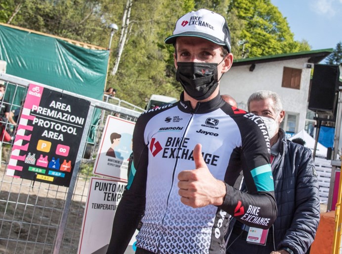 REACTIES. Blije Bernal kan schade beperken in de Giro, Hermans opnieuw mee in vlucht: “Ik word maar niet slechter”