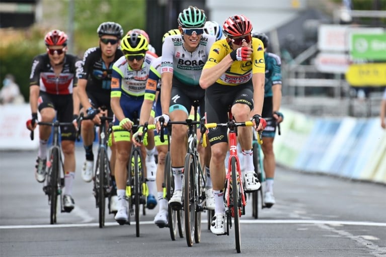 Lukas Pöstlberger blijft uit de greep van het peloton en slaat dubbelslag in tweede etappe van Critérium du Dauphiné