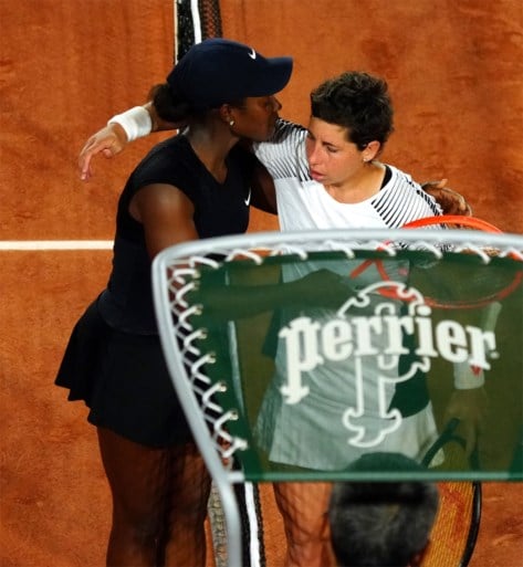ROLAND GARROS. Rafael Nadal neemt vlotjes eerste horde, ook Novak Djokovic kent goede start in Parijs