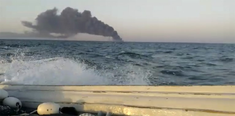 Bevoorradingsschip Iraanse marine gezonken in Golf van Oman na brand aan boord