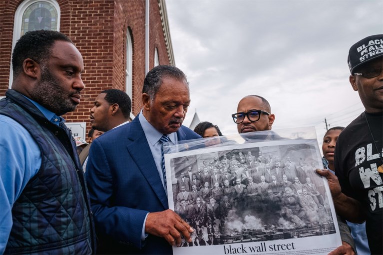 Biden herdenkt racistische “hel” in Tulsa eeuw geleden: “Ik ben eerste president die naar hier komt”