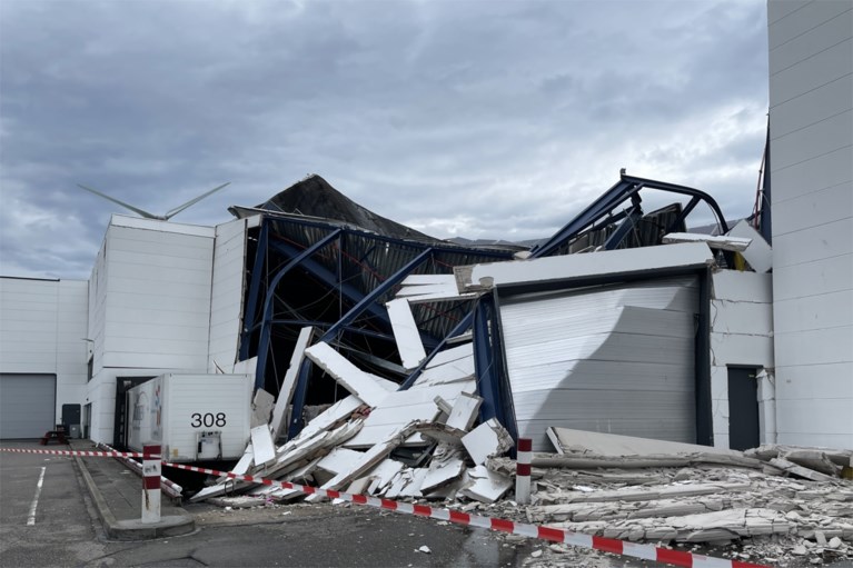 Onweer veroorzaakt op veel plaatsen overlast: meerdere straten en huizen onder water, ook vaccinatiecentrum loopt onder