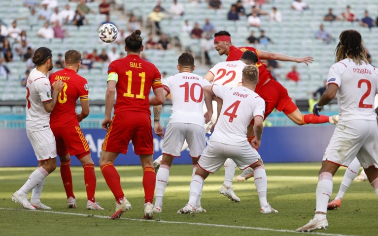 Zwitserland ziet winning goal afgekeurd door VAR en blijft steken op gelijkspel tegen Wales, jonge Zwitserse spits steelt show