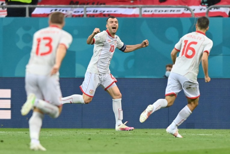 Oostenrijk boekt allereerste zege ooit op een EK tegen verdienstelijk Noord-Macedonië, waar Goran Pandev goaltje meepikt