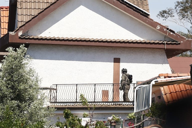 Man schiet spelende broertjes (5 en 10) neer op straat in Italië: “Hij had een pistool en werd door niemand gecontroleerd”