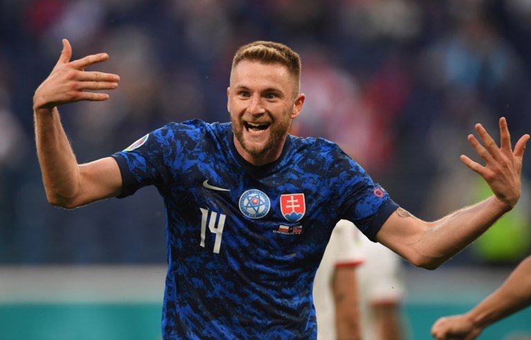 Stunt in poule E: Slowakije verslaat een tienkoppig Polen, Lewandowski komt amper in stuk voor
