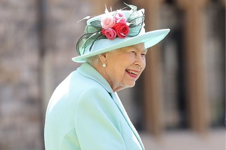 ROYALS. Vertederende verrassing voor de Queen, opmerkelijke bijnaam bij de Oranjes