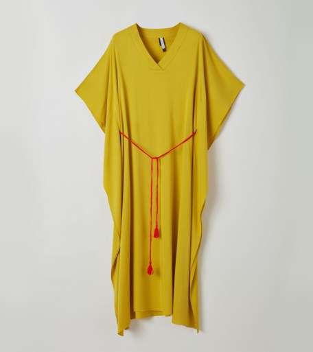 SHOPPING. De kaftan is hip deze zomer, en zo draag jij hem in stijl – en binnen budget