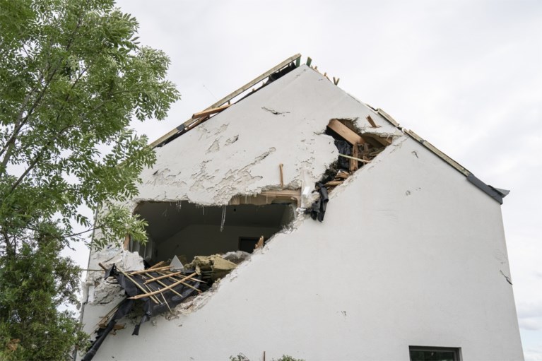 IN BEELD. Tornado veroorzaakt veel schade in Wallonië