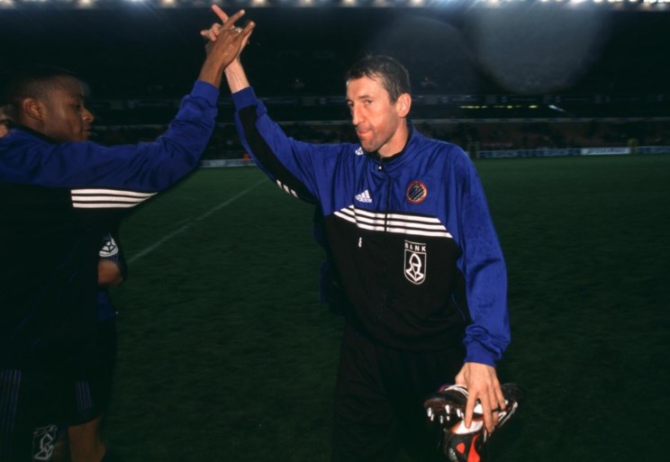 Ze gaan er opnieuw de wereld mee rond, maar waar komt de iconische handshake tussen Romelu Lukaku en Kevin De Bruyne vandaan?