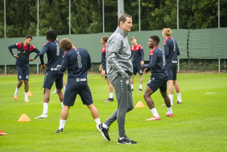 Ook Antwerp is eraan begonnen: 23 spelers op eerste training onder Brian Priske