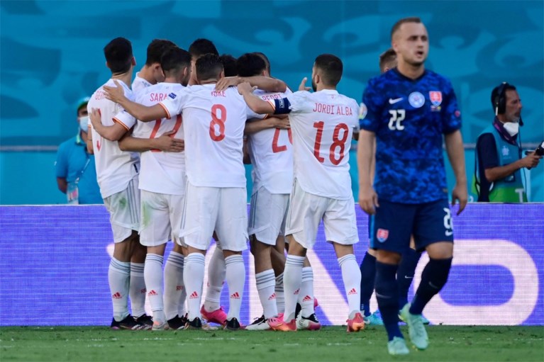 Spanje na blunder van Dubravka met ruime cijfers voorbij Slovakije naar volgende ronde