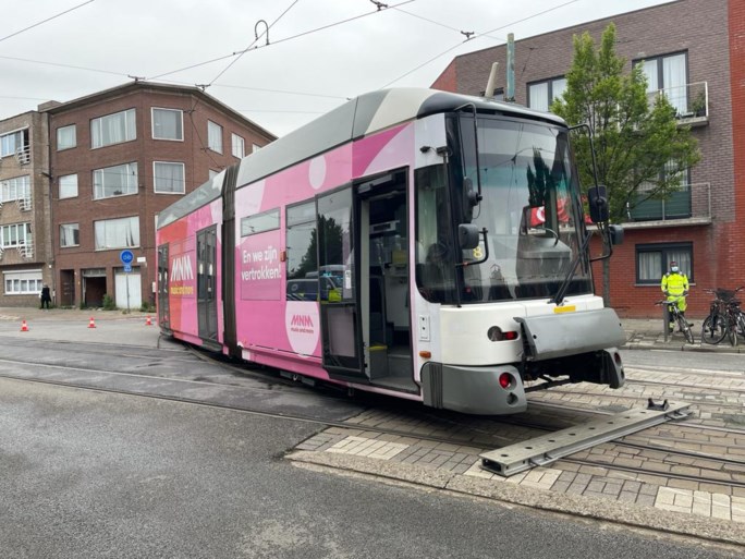 Verstoring tramverkeer in Hoboken door ontspoorde tram opgelost