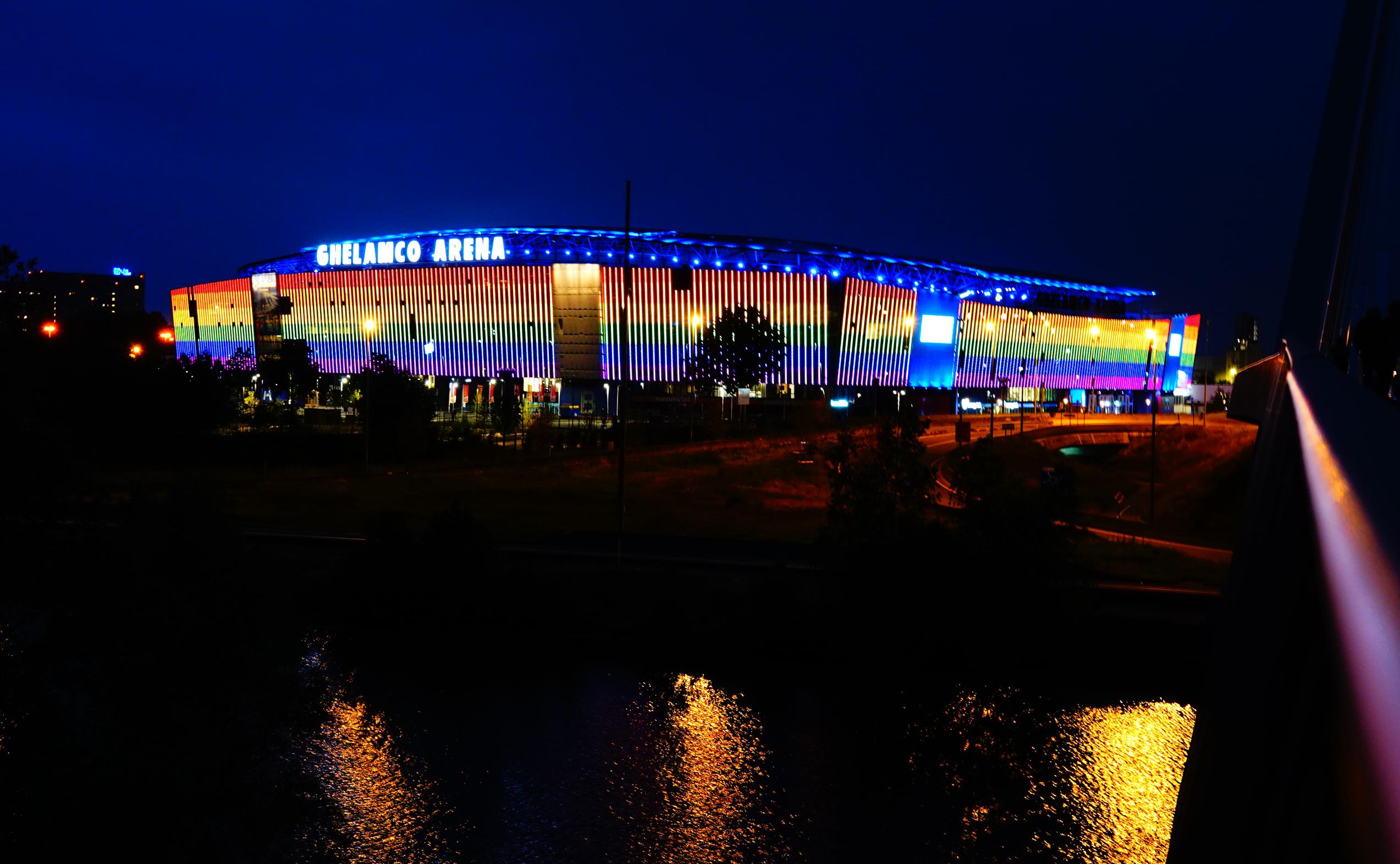 Kaa Gent Doet Wat Uefa Verbiedt Ghelamco Arena Ziet Eruit Als Een Regenboog Gent Het Nieuwsblad Mobile