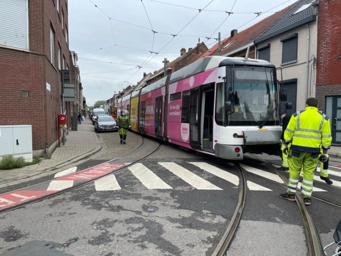 Verstoring tramverkeer in Hoboken door ontspoorde tram opgelost