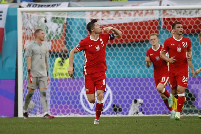 Twee doelpunten Robert Lewandowski volstaan niet voor Polen, degelijk Zweden is groepswinnaar