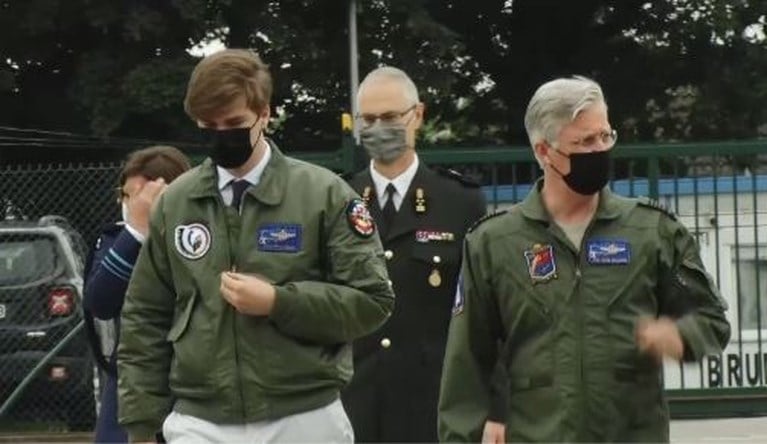 Koning Filip en prins Gabriël de lucht in met nieuw militair transportvliegtuig A400M
