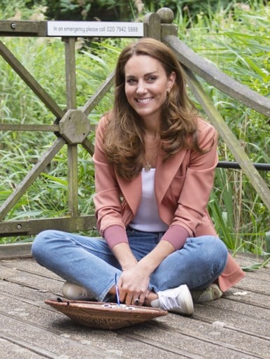Naar het werk in een Kate Middleton-outfit? Daar moet je geen blazer van 2.000 euro voor kunnen kopen