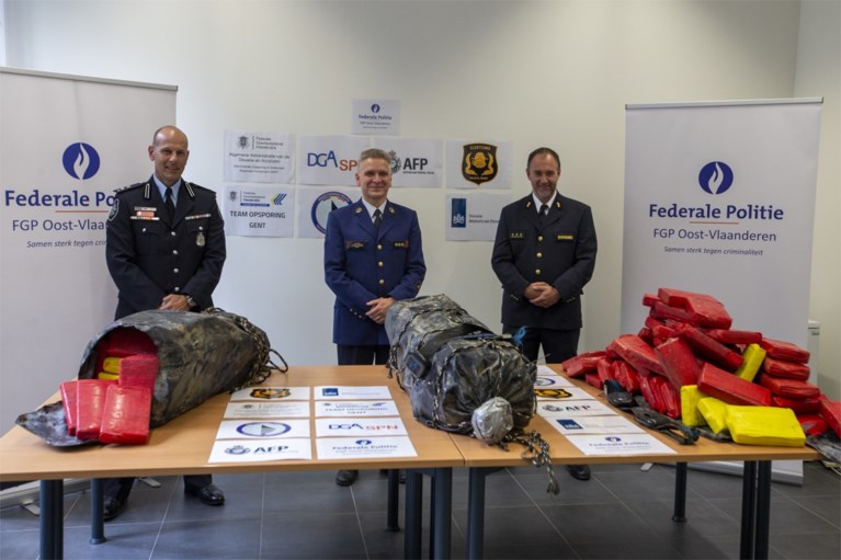 10 miljoen euro aan cocaïne ontdekt in onderzeese openingen van fruitsaptanker in haven van Gent
