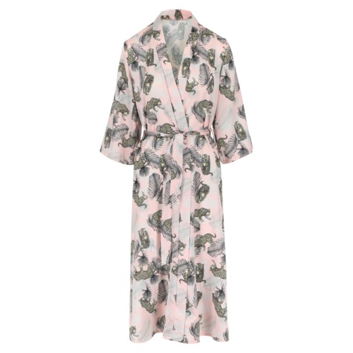 De cover-up met de kimono: zo verstop je je swimwear in stijl