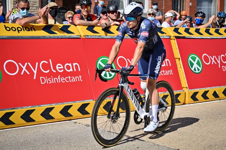 Jasper Philipsen over zijn knie en twee sprinters naast elkaar in de Tour: “We zien wel hoe het loopt”