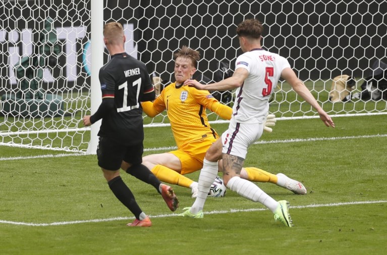 Sterling en Kane houden de Engelse droom in leven: Engeland ten koste van Duitsland naar kwartfinale