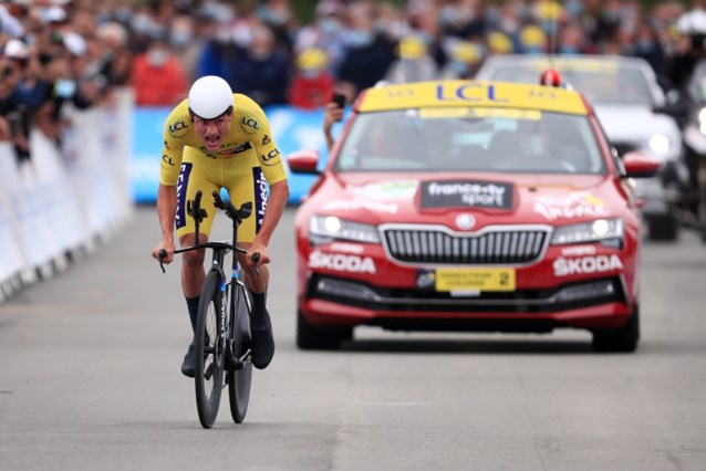 Mathieu van der Poel behoudt gele trui na fenomenale ...