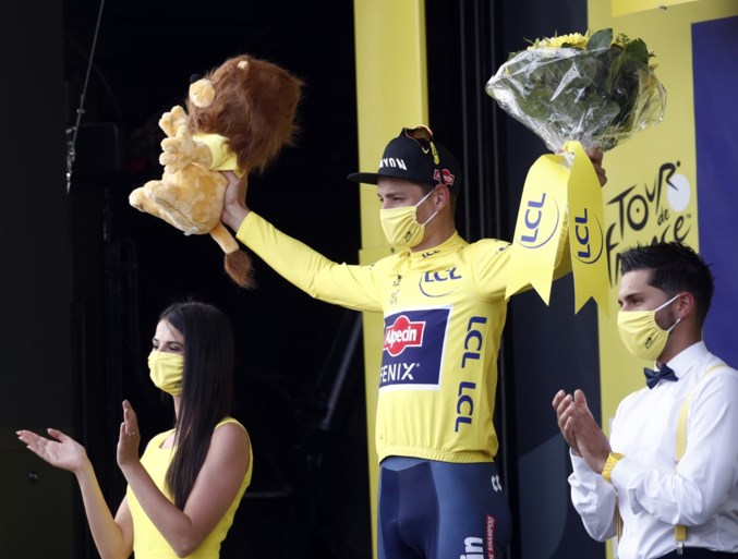 REACTIES. Van Aert zat tien lengtes achter in de sprint, Van Avermaet vond gebrek aan samenwerking in de vlucht“spijtig”