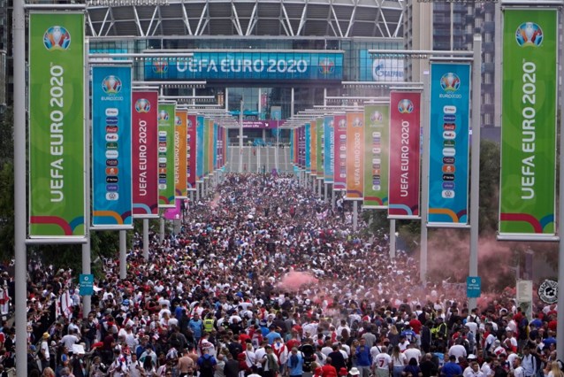 Engelse fans zetten Londen op stelten voor EK-finale, Marc ...