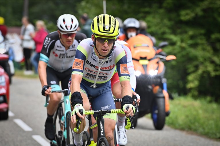 Jan Bakelants emotioneel na kritiek van de baas en dag in de aanval: “Ik heb getoond dat ik nog een beetje met de fiets kan rijden”