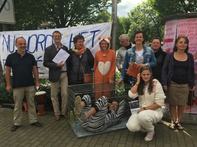 Raad van State vernietigt vergunning van verguisde nertsenkwekerij